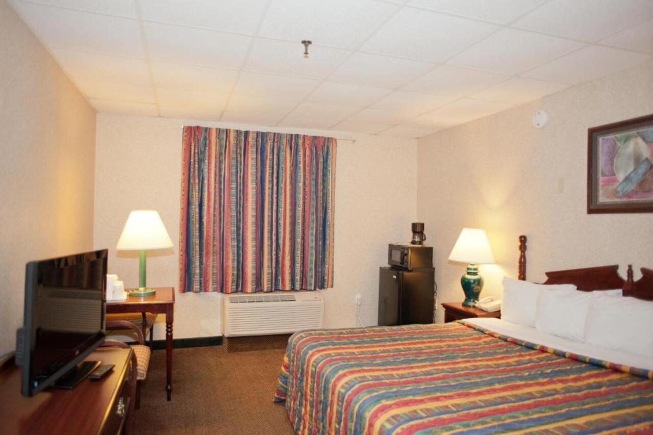 Days Inn By Wyndham Parsippany Εξωτερικό φωτογραφία