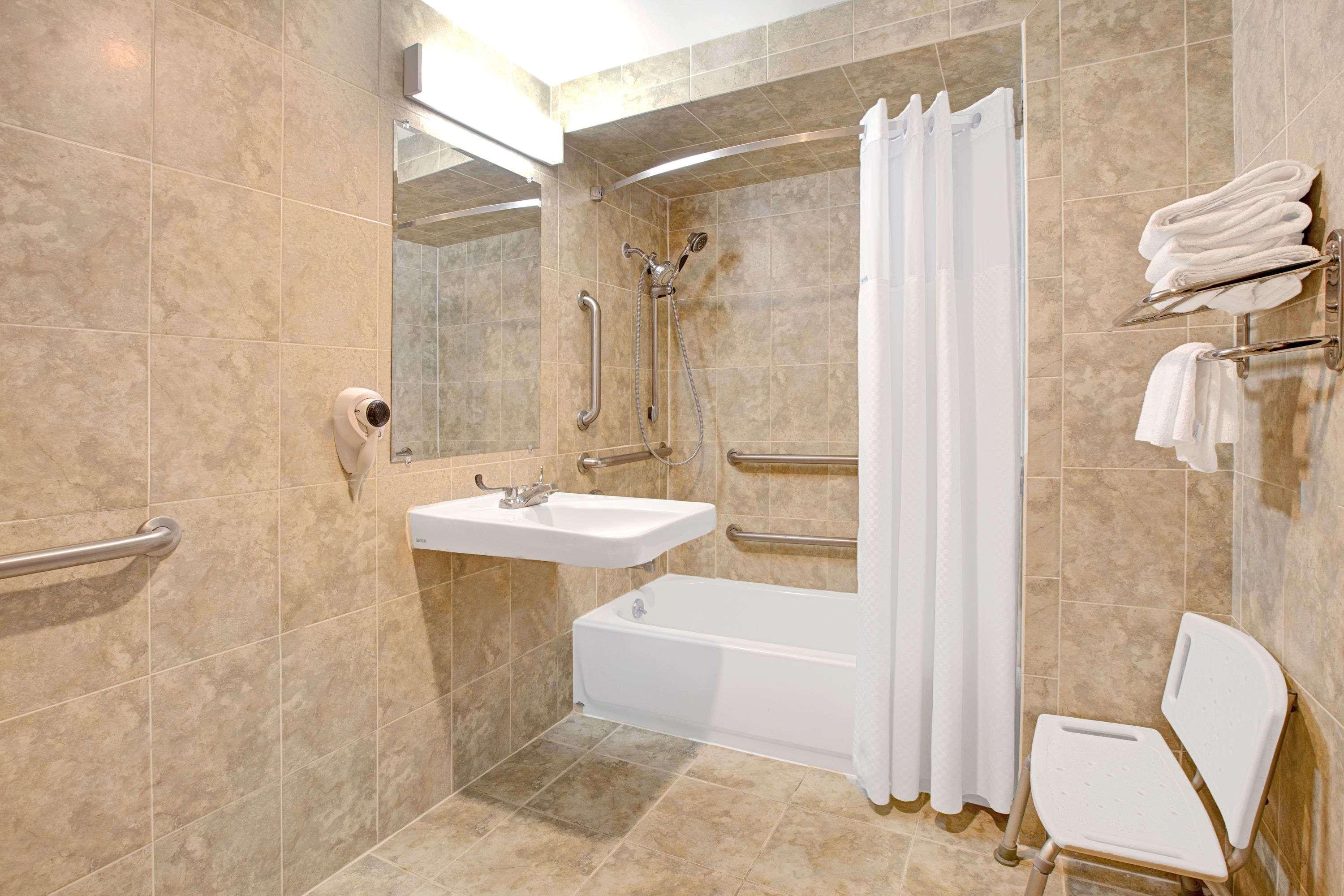 Days Inn By Wyndham Parsippany Εξωτερικό φωτογραφία