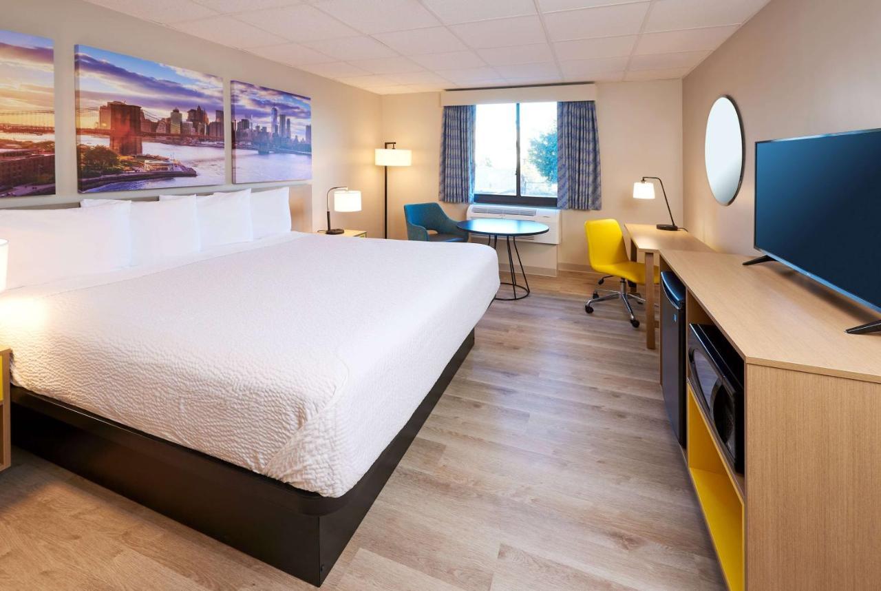 Days Inn By Wyndham Parsippany Εξωτερικό φωτογραφία